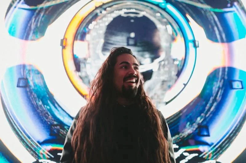 Alan Valentin - 's Werelds eerste 3D hologram NFT-artiest die debuteert op Origin Story